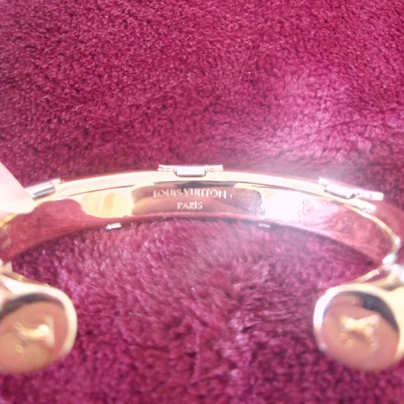 Louis Vuitton Daily Monogram Bracelet Gold Color - Picture 8 of 13